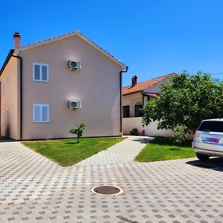 Ena Apartmán