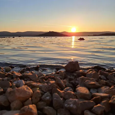 Ena Διαμέρισμα *