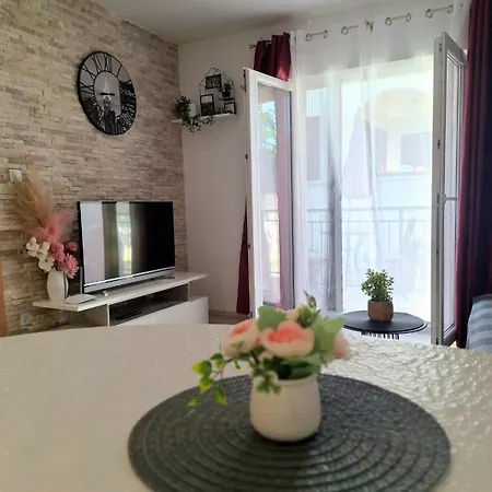 Appartamento Ena Turanj